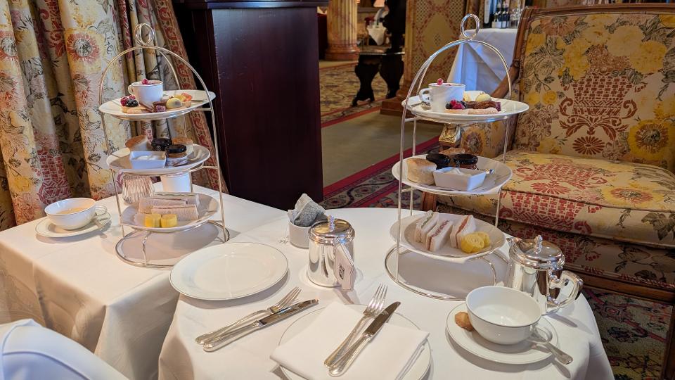 Low Tea im Hotel Kulm, St. Moritz